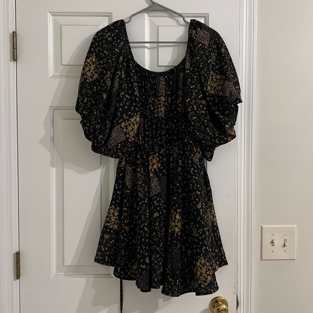 Floral altar’d state dress with tie.